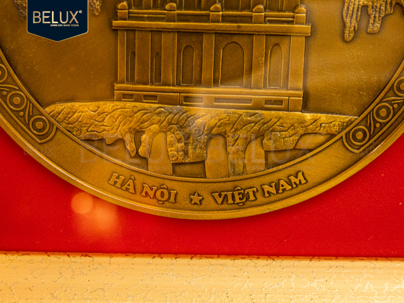 Tranh mặt đĩa Tháp Rùa bằng đồng 26x26cm